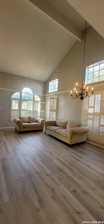 $2,800 | 422 Shadowbluff Drive, San Antonio, TX 78216