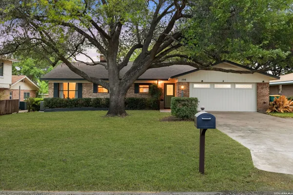 $1,250,000 | 206 East Pheasant Drive, Marble Falls, TX 78654