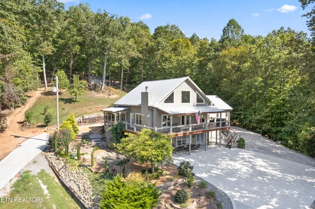 $725,000 | 310 Lakeview Drive, Sharps Chapel, TN 37866