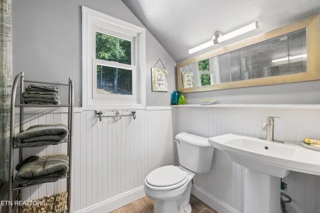 $725,000 | 310 Lakeview Drive, Sharps Chapel, TN 37866