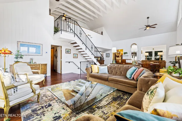 $725,000 | 310 Lakeview Drive, Sharps Chapel, TN 37866