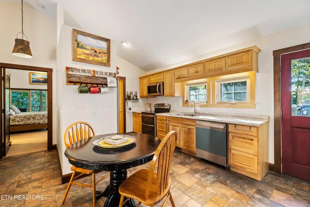 $725,000 | 310 Lakeview Drive, Sharps Chapel, TN 37866