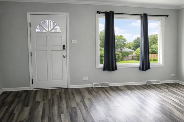 $255,000 | 4627 Custer Avenue, Lyons, IL 60534