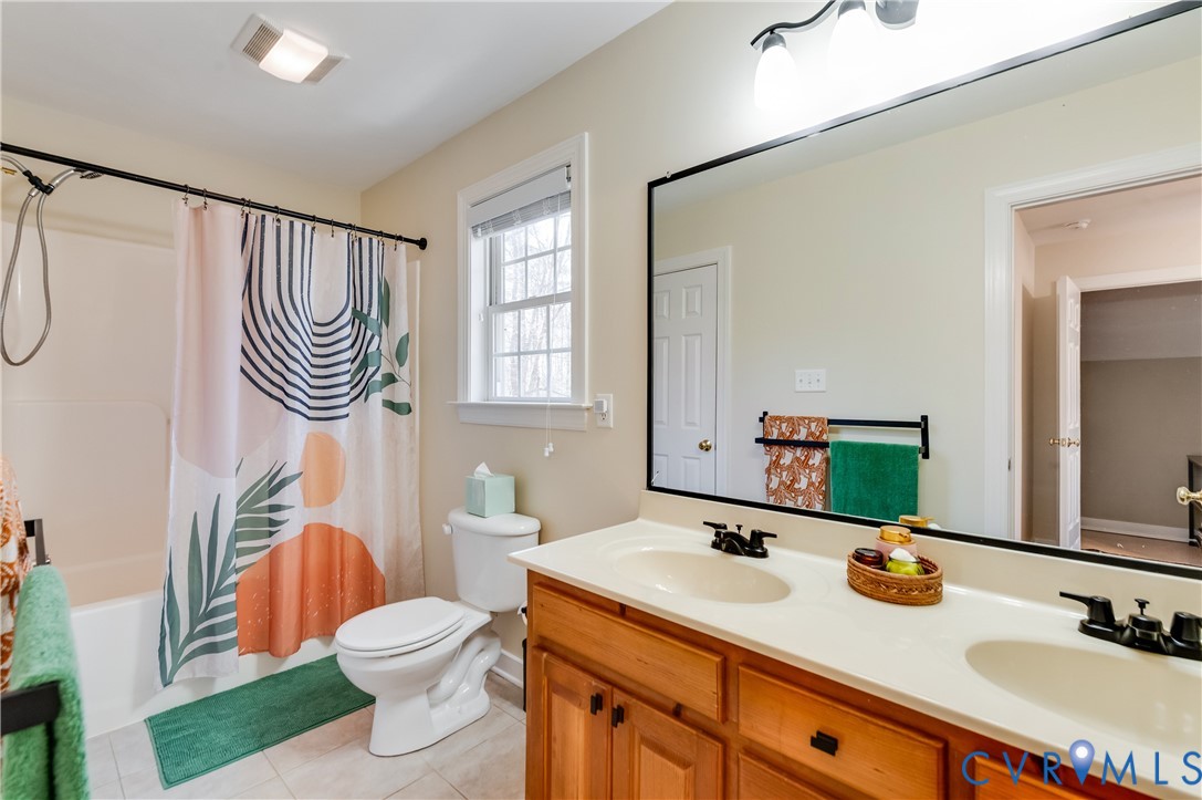 2949 Mountclair Road Chester, VA 23831 - Photo 19 of 30 Spacious second floor full bath. Double vanities.