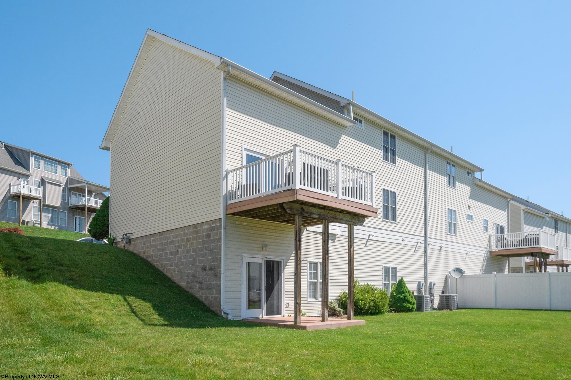 27 Pleasant Ridge Lane Morgantown, WV 26508 - Photo 2 of 28 Gallery Image 2