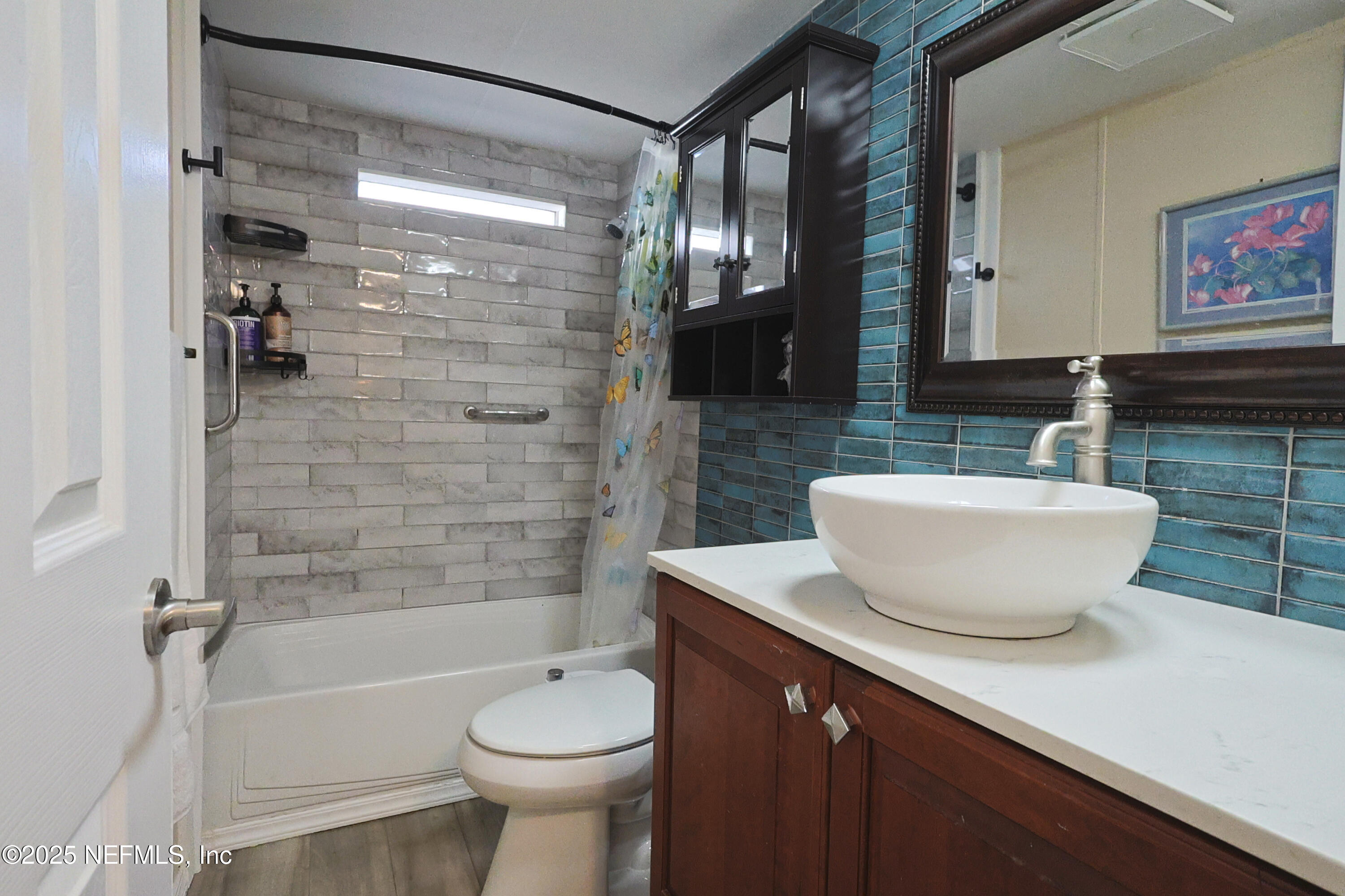 138 Edgewater Road Satsuma, FL 32189 - Photo 33 of 45 hall bath