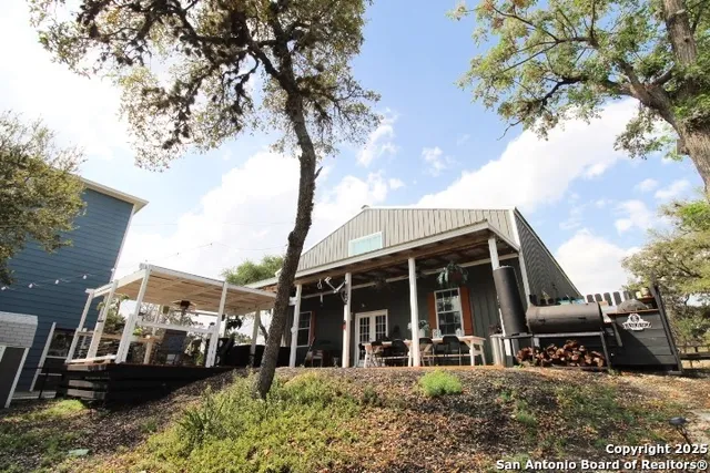 $1,195 | 151 Jones Beach Drive, Unit 1, Lakehills, TX 78063