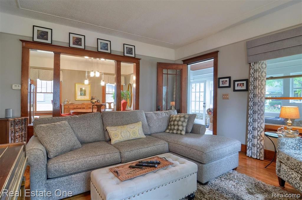 416 North Castell Avenue Rochester, MI 48307 - Photo 9 of 46