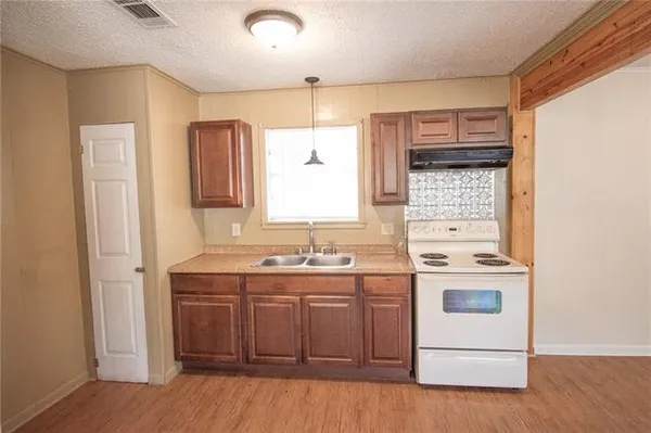 $1,000 | 20117 Highway 22, Unit D, Ponchatoula, LA 70454