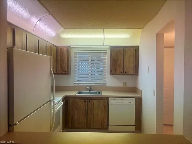 $1,650 | 4306 27th Court Southwest, Unit 103, Naples, FL 34116