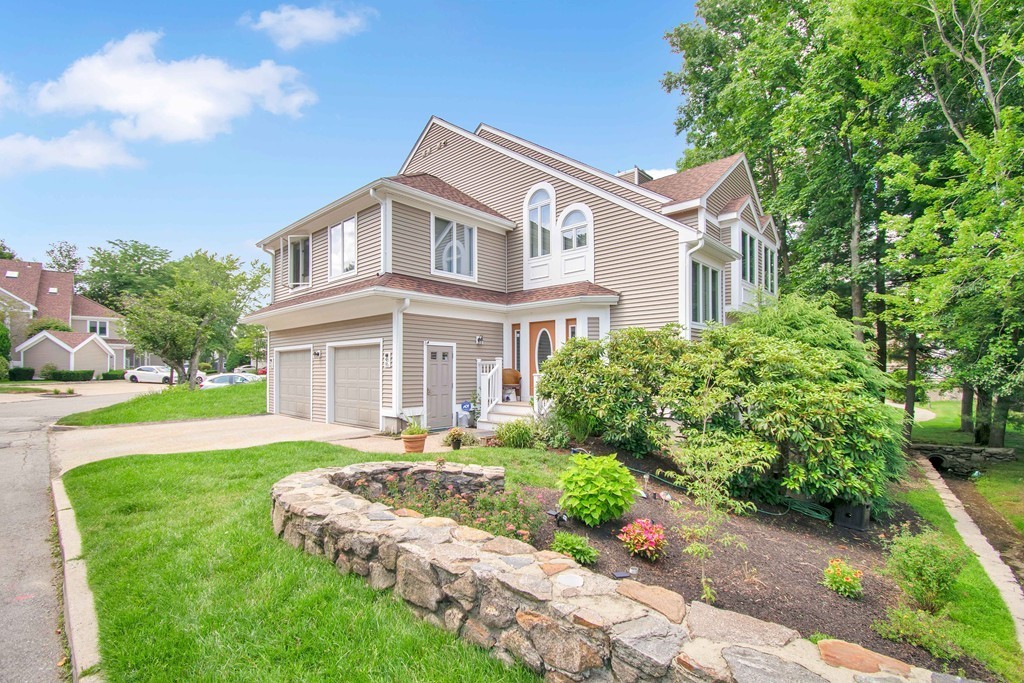 46 Pointe Rok Drive, Unit 46 Worcester, MA 01604 - Photo 2 of 40