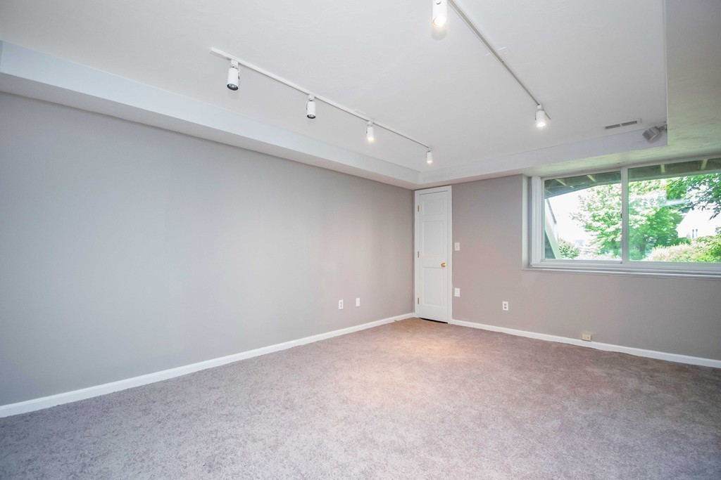 46 Pointe Rok Drive, Unit 46 Worcester, MA 01604 - Photo 27 of 40