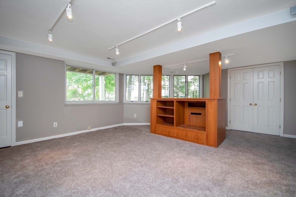 46 Pointe Rok Drive, Unit 46 Worcester, MA 01604 - Photo 28 of 40