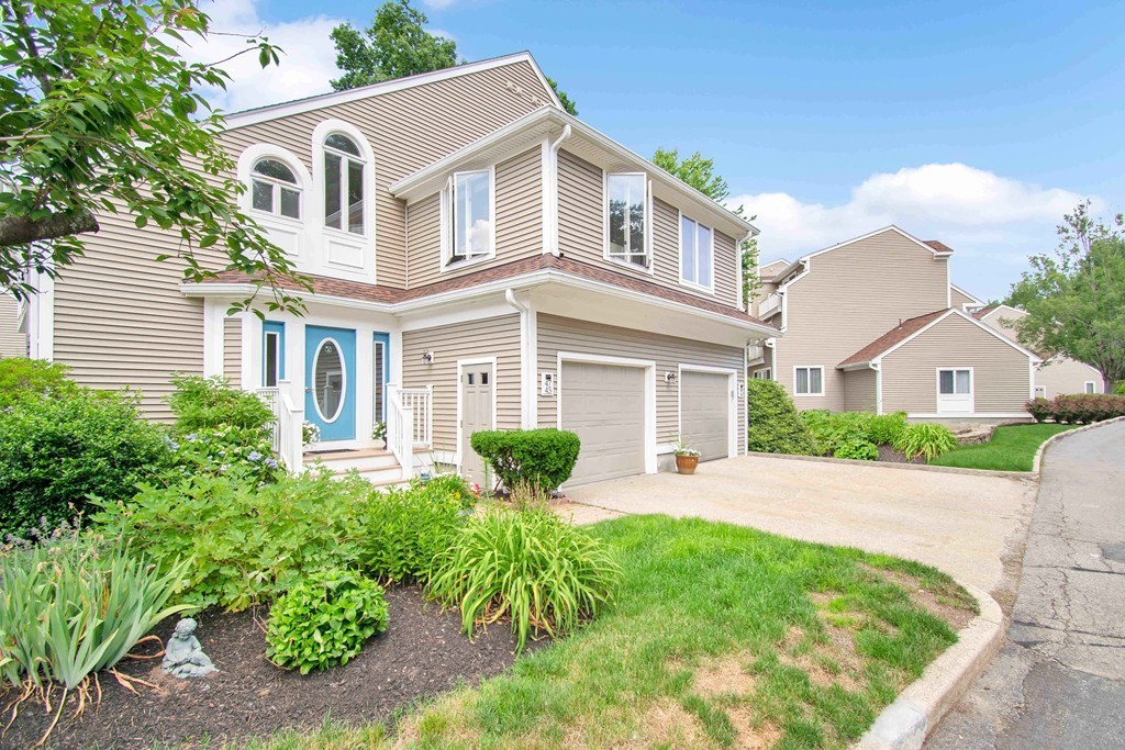 46 Pointe Rok Drive, Unit 46 Worcester, MA 01604 - Photo 3 of 40