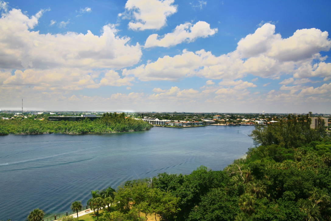 2121 North Ocean Boulevard, Unit 409E Boca Raton, FL 33431 - Photo 3 of 16 INTRACOASTAL VIEW