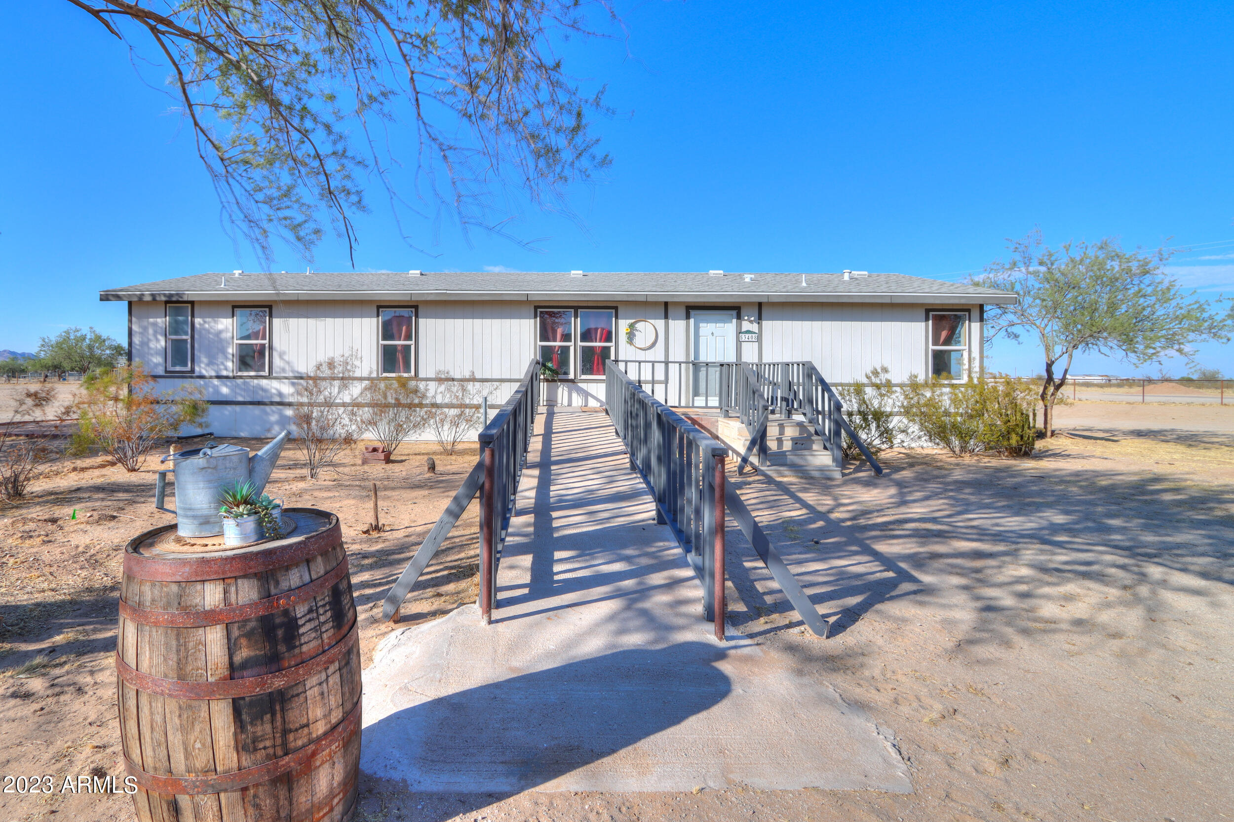 53408 West Clearview Road Maricopa, AZ 85139 - Photo 8 of 45 25