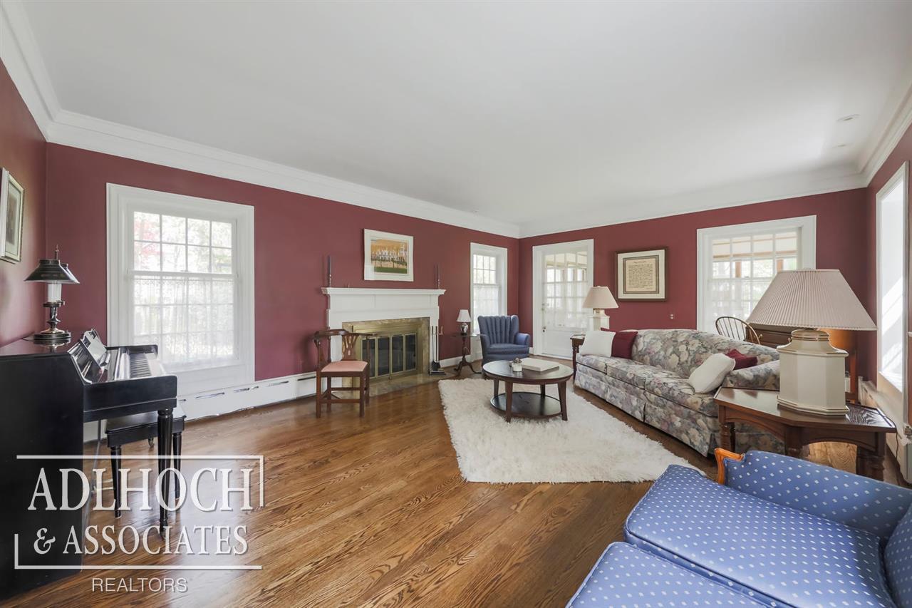 207 Ridge Road Grosse Pointe Farms, MI 48236 - Photo 9 of 28
