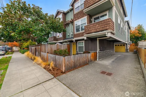 $945,000 | 616 North 45th Street, Unit A, Seattle, WA 98103