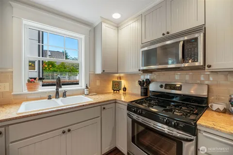 $945,000 | 616 North 45th Street, Unit A, Seattle, WA 98103