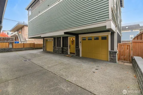 $945,000 | 616 North 45th Street, Unit A, Seattle, WA 98103