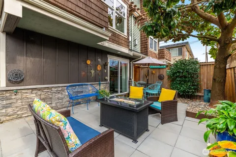 $945,000 | 616 North 45th Street, Unit A, Seattle, WA 98103