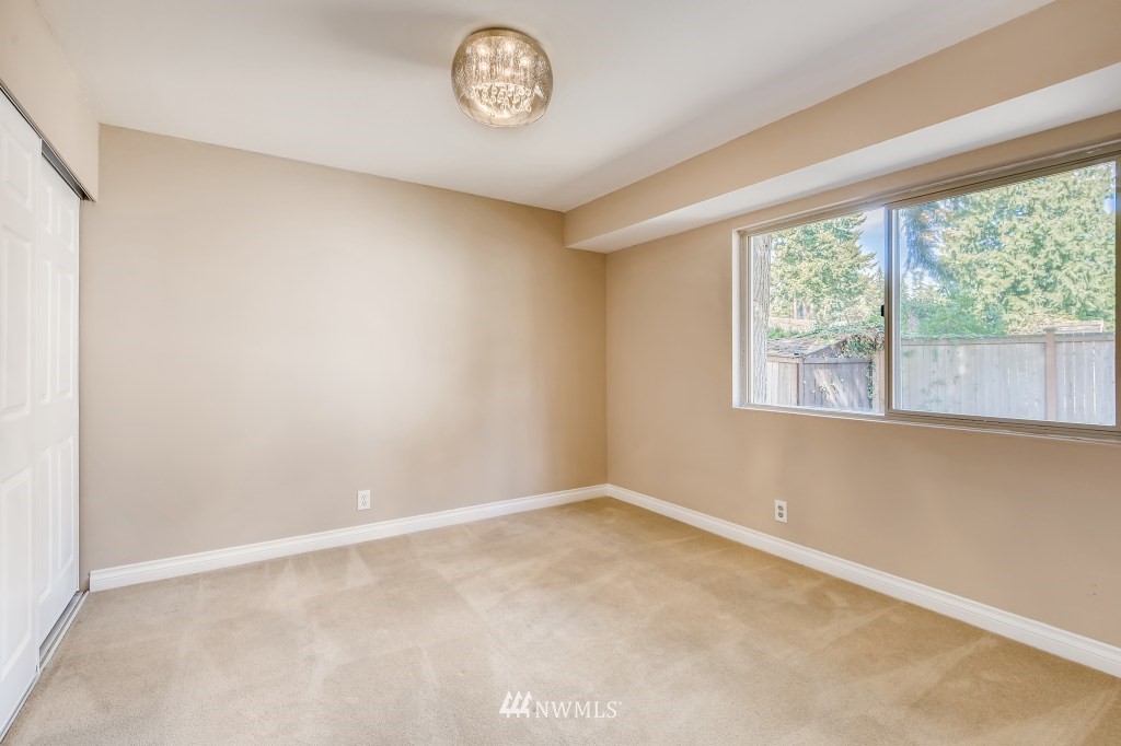 209 219th Place Southeast Bothell, WA 98021 - Photo 13 of 28