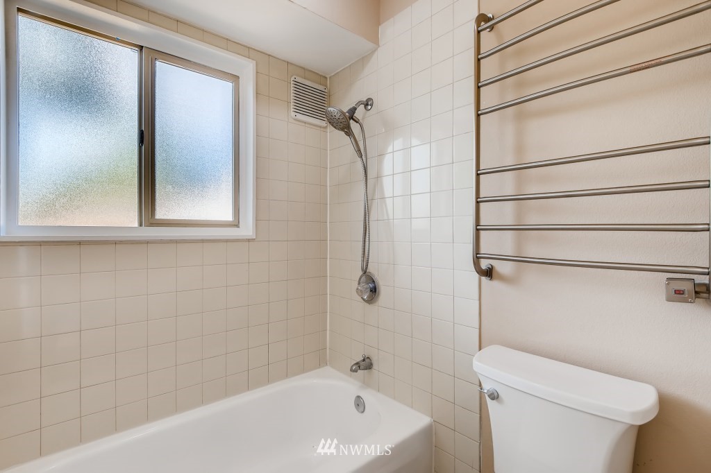 209 219th Place Southeast Bothell, WA 98021 - Photo 16 of 28