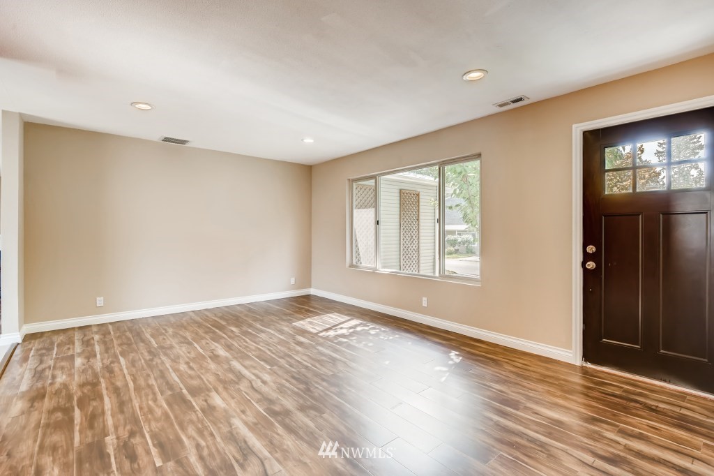 209 219th Place Southeast Bothell, WA 98021 - Photo 4 of 28