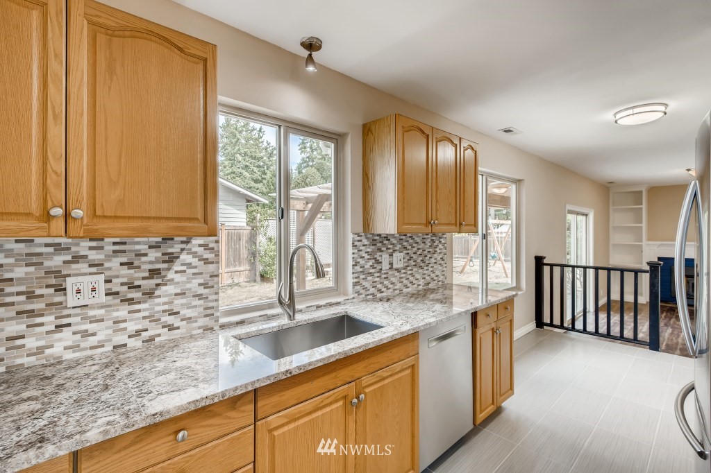 209 219th Place Southeast Bothell, WA 98021 - Photo 7 of 28