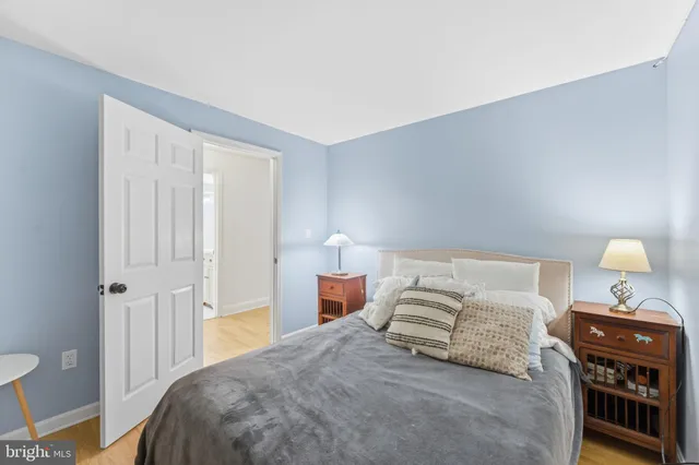 $1,000,000 | 15450 Eagle Tavern Lane, Centreville, VA 20120