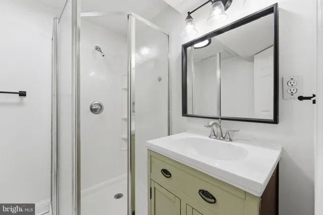 $1,000,000 | 15450 Eagle Tavern Lane, Centreville, VA 20120