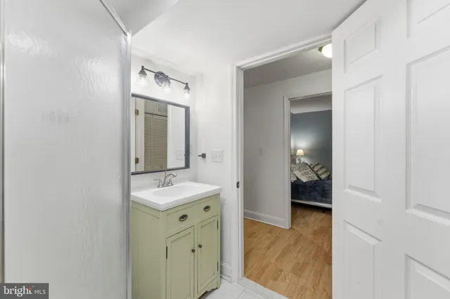 $1,000,000 | 15450 Eagle Tavern Lane, Centreville, VA 20120