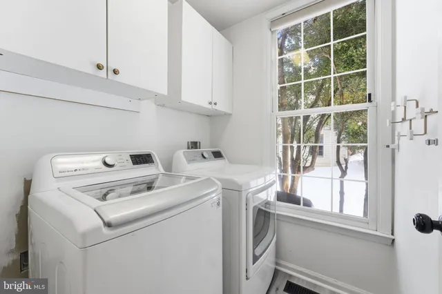 $1,000,000 | 15450 Eagle Tavern Lane, Centreville, VA 20120