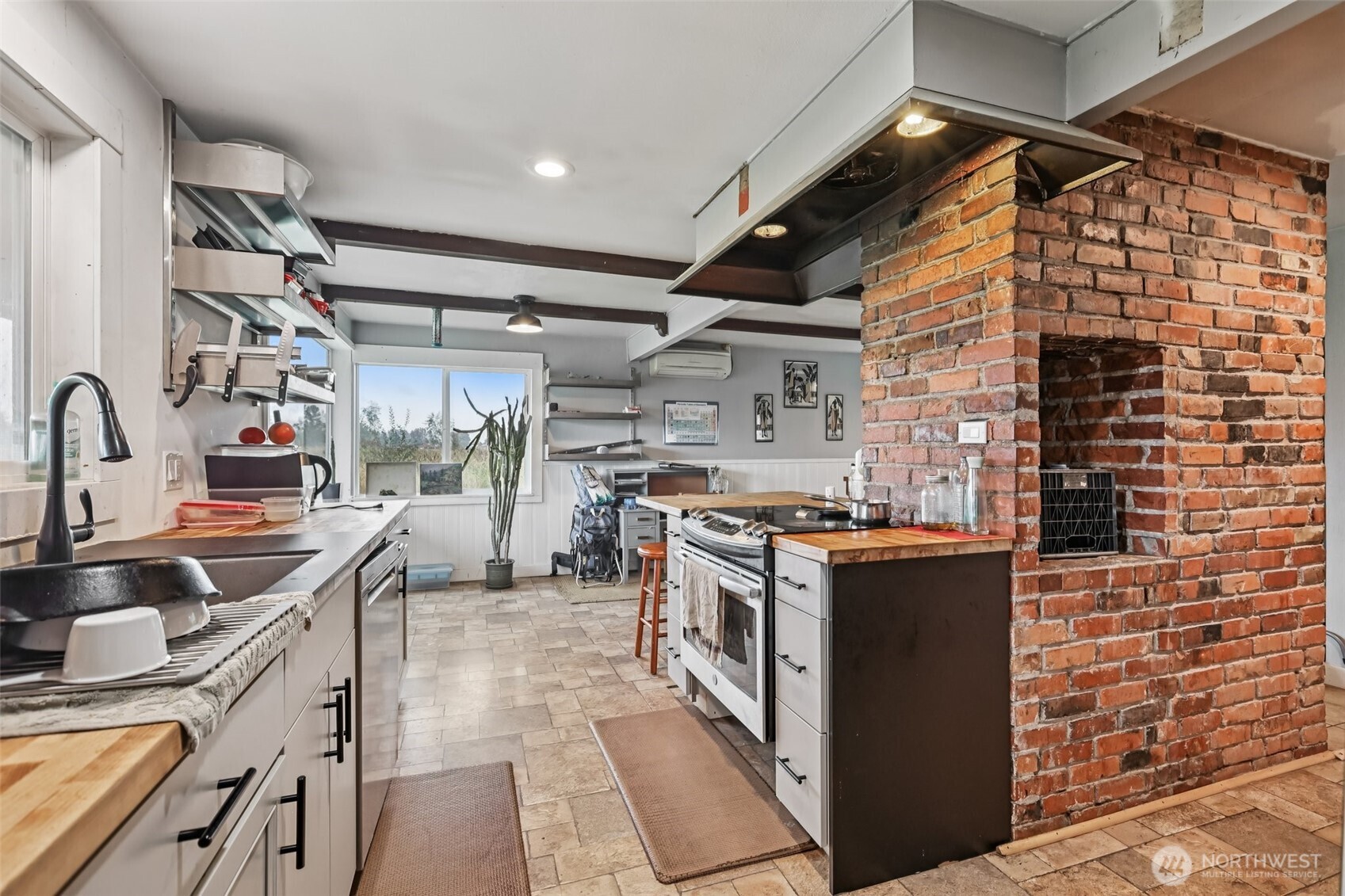 8754 Peavey Road Sedro-Woolley, WA 98284 - Photo 17 of 40