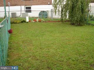 10104 Calera Road Philadelphia, PA 19114 - Photo 3 of 6 Gallery Image 3