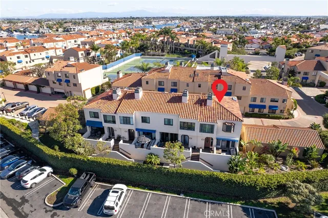 $1,030,000 | 16425 Martin Lane, Huntington Beach, CA 92649