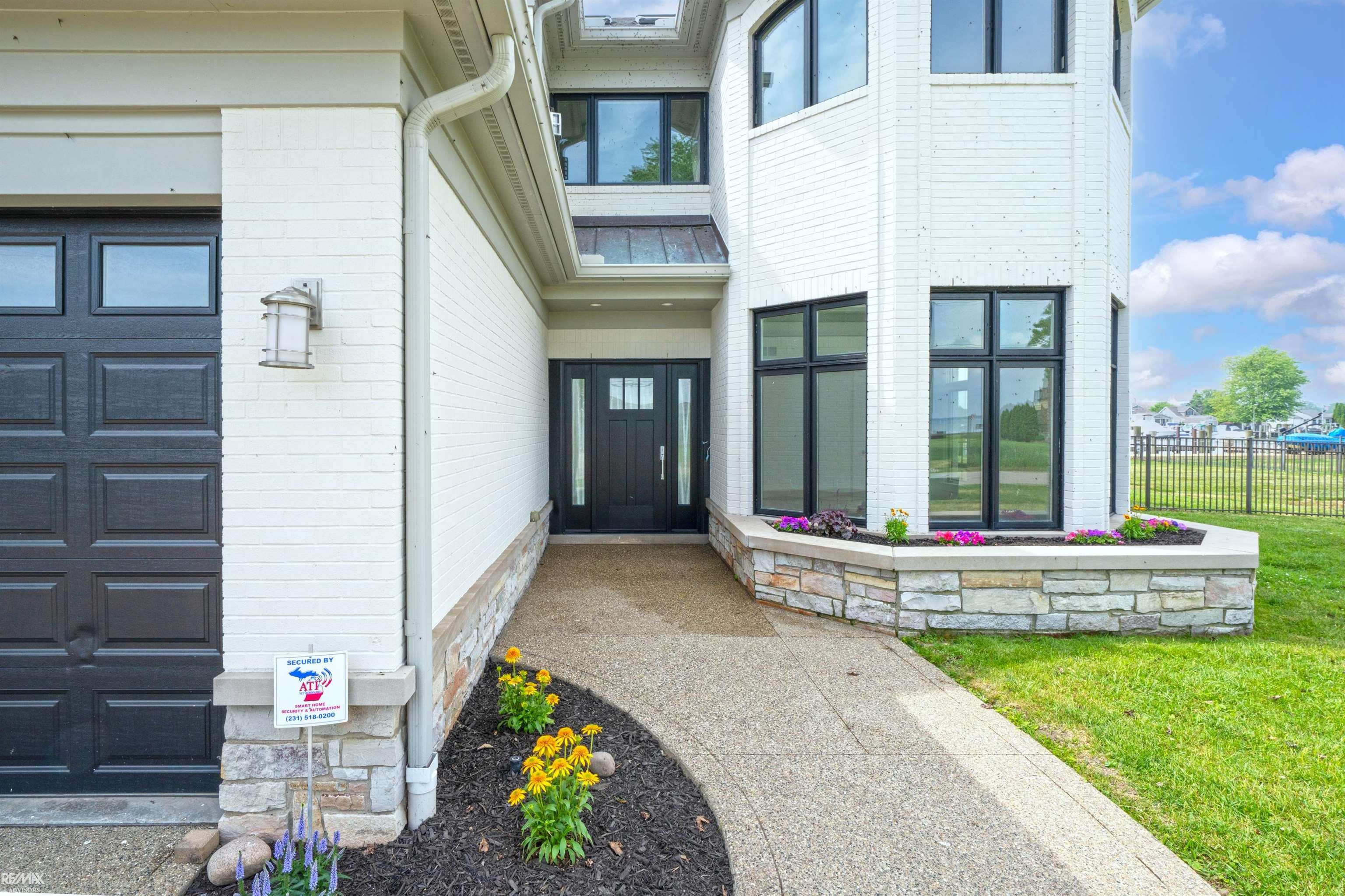32824 North River Road Harrison Township, MI 48045 - Photo 4 of 97