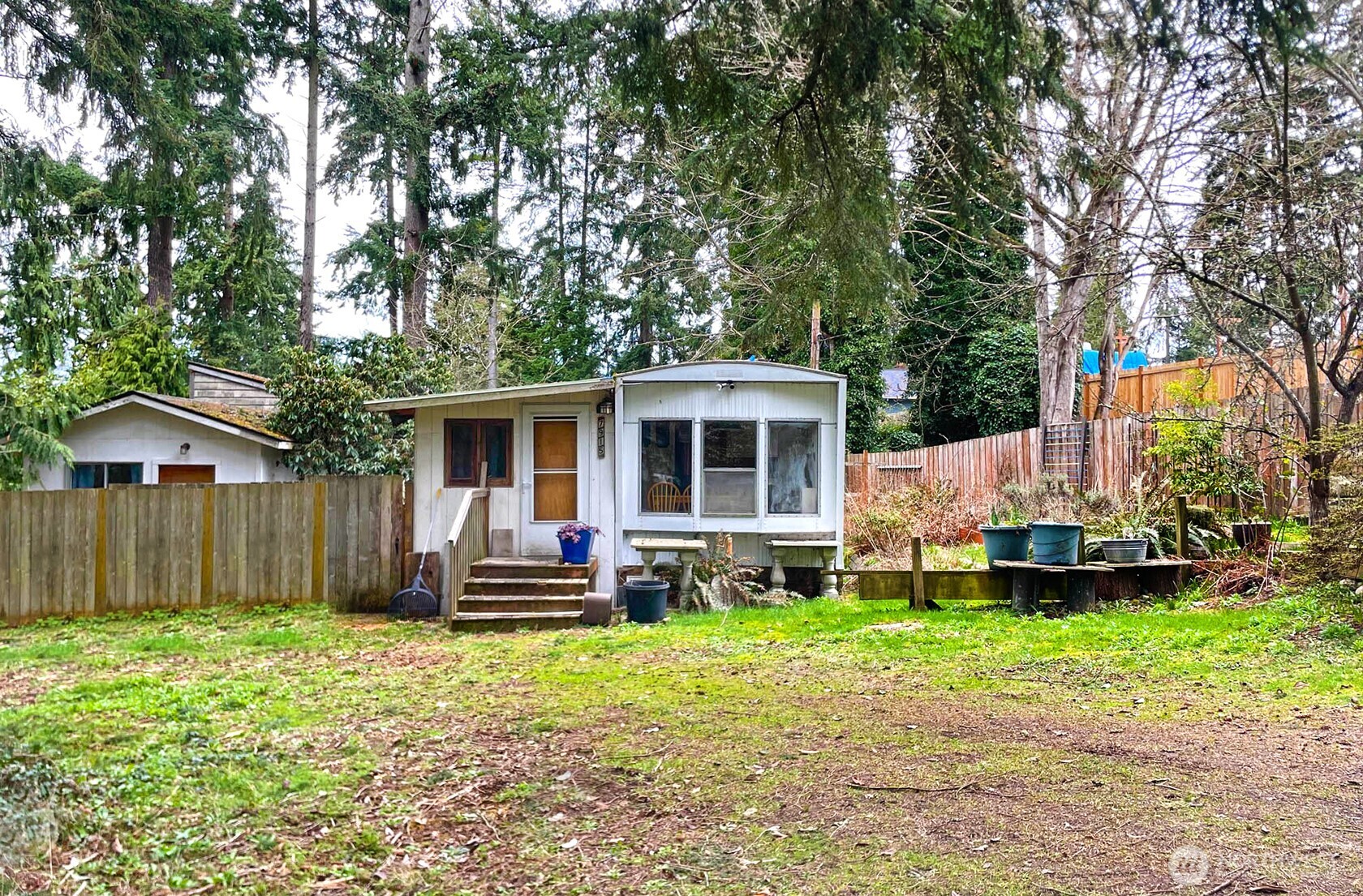 7915 201st Street Southwest Edmonds, WA 98026 - Photo 5 of 13 Gallery Image 5