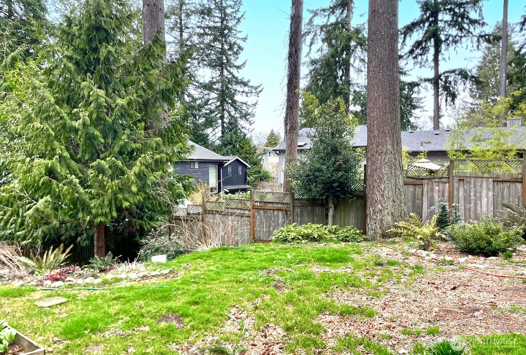 7915 201st Street Southwest Edmonds, WA 98026 - Photo 8 of 13 Gallery Image 8