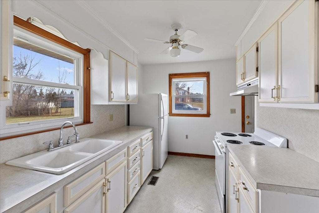 1754 Union Valley Road Riner, VA 24149 - Photo 10 of 65 Gallery Image 10
