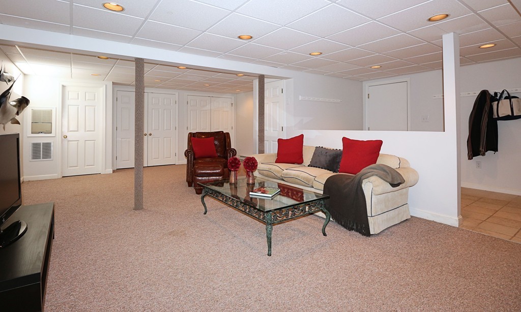 9 Thompson Road Wayland, MA 01778 - Photo 25 of 28 Gallery Image 25
