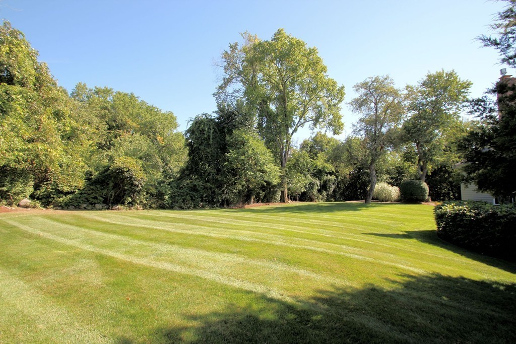 9 Thompson Road Wayland, MA 01778 - Photo 5 of 28 Gallery Image 5