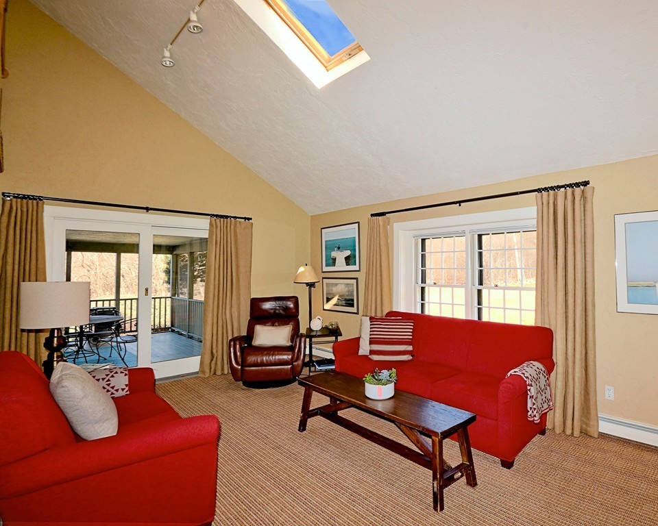 9 Thompson Road Wayland, MA 01778 - Photo 9 of 28 Gallery Image 9