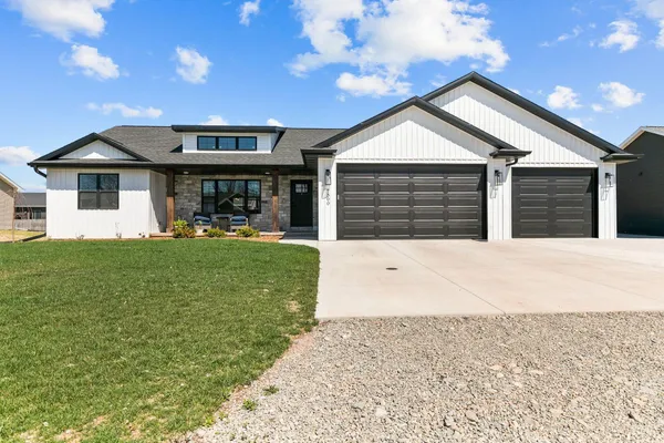 $445,000 | 1300 Ben's Way, Kaukauna, WI 54130