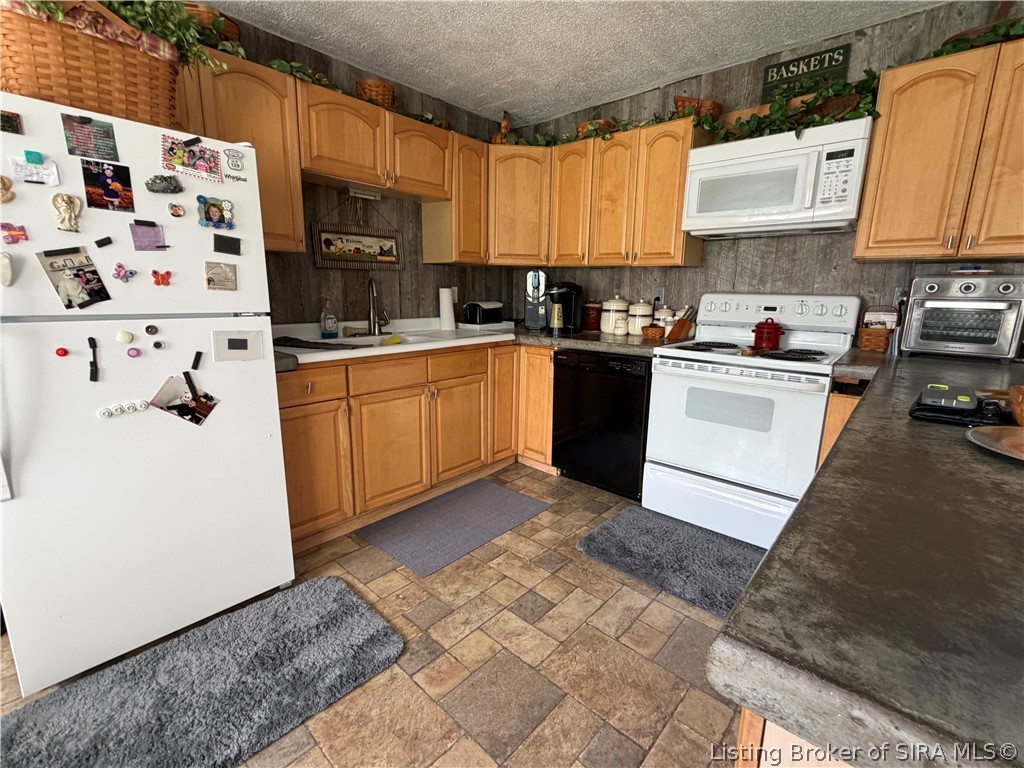 6327 Jack Morgan Road Austin, IN 47102 - Photo 9 of 16