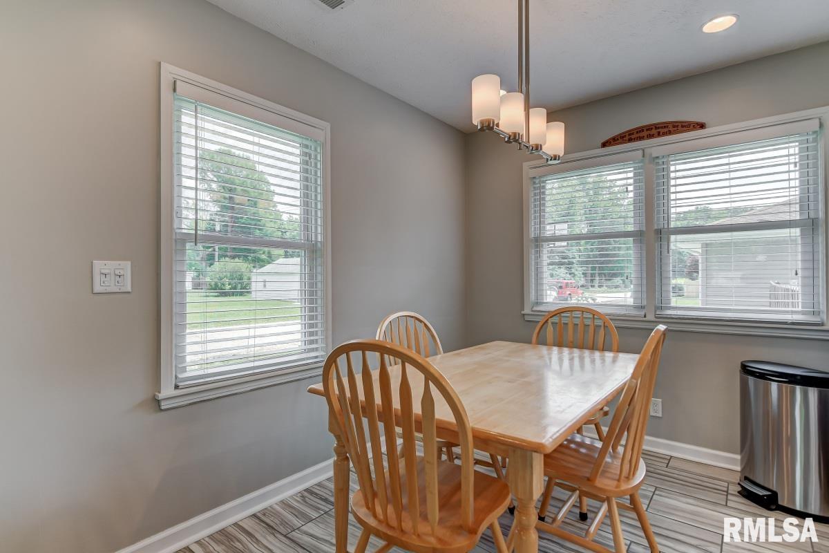 1824 East Hood Street Springfield, IL 62703 - Photo 7 of 30