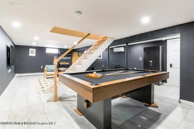 a view of an empty room with window