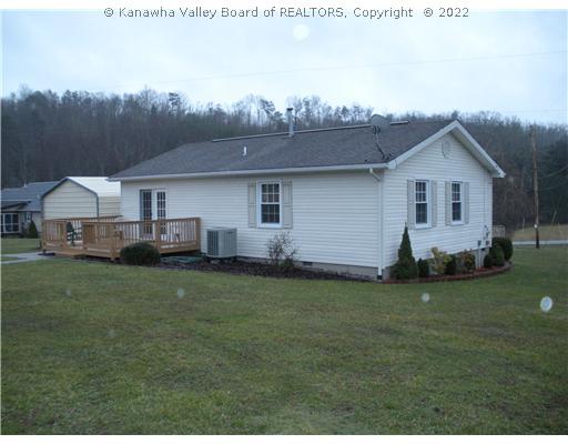527 Bluelick Road Winfield, WV 25213 - Photo 2 of 9 Exterior Back.