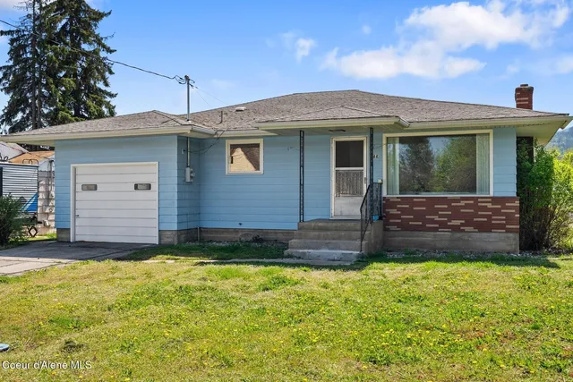 $395,000 | 18 East Jackson Avenue, Priest River, ID 83856