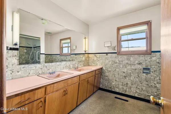 $368,000 | 18 East Jackson Avenue, Priest River, ID 83856